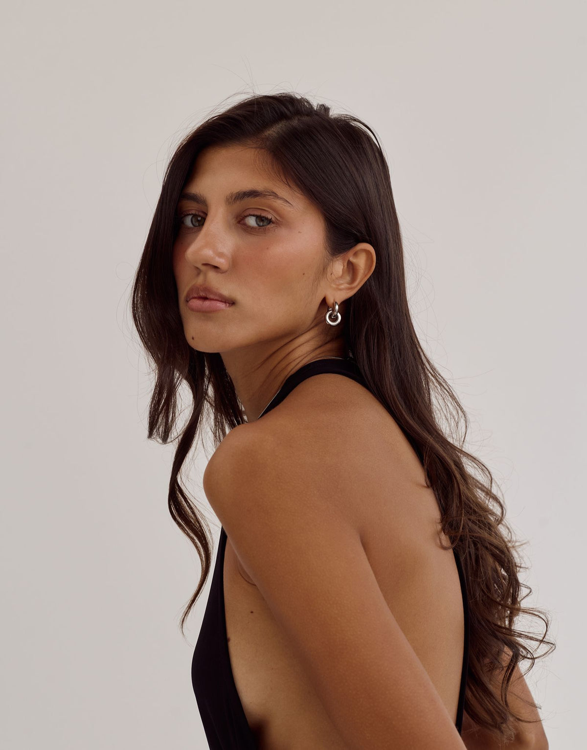 Hailey Huggie Earrings | Silver
