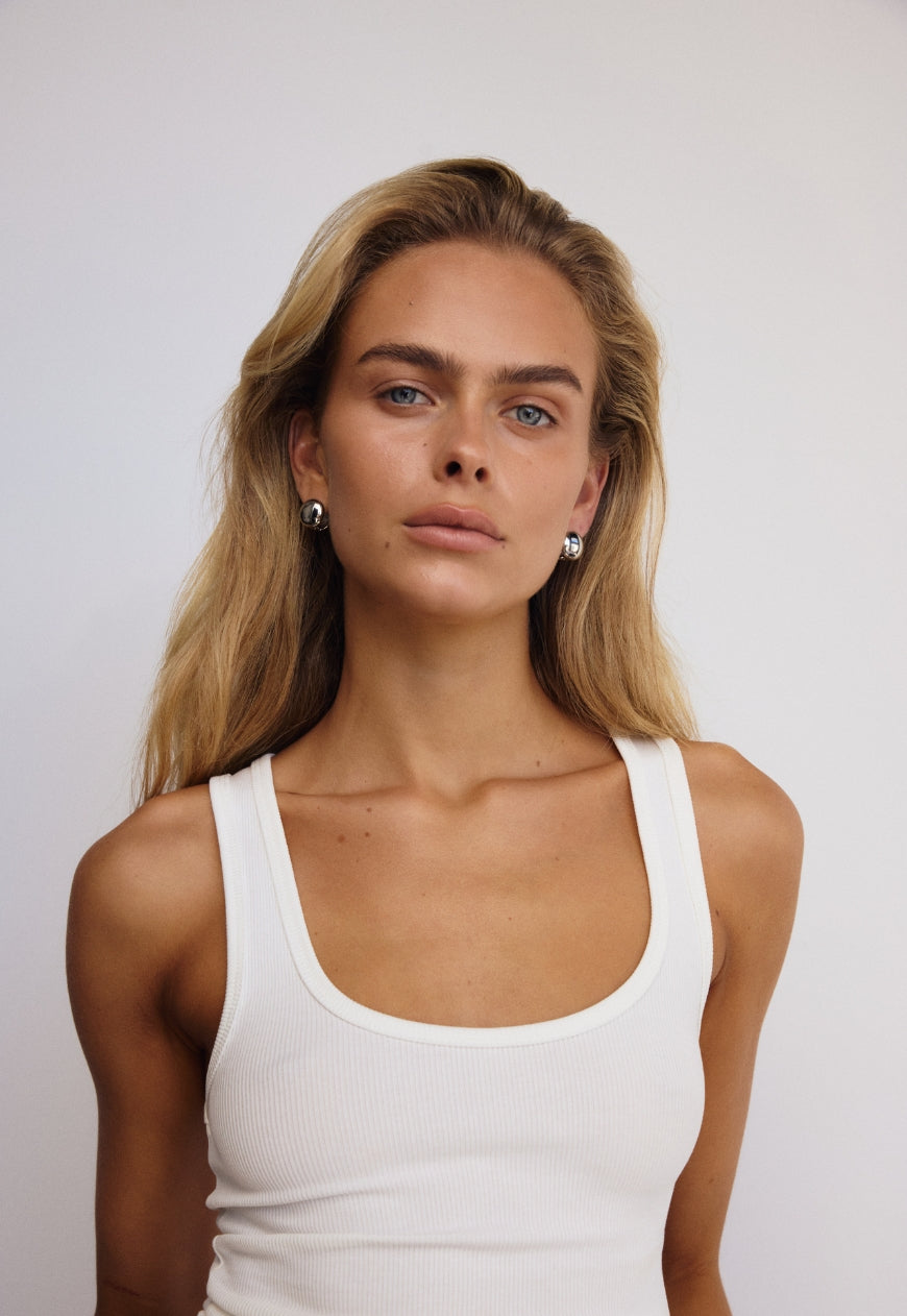 Odilla Huggie Earrings | Silver